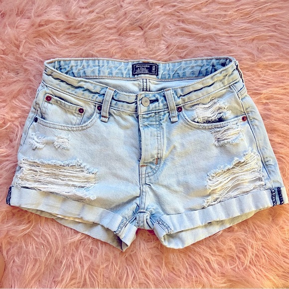 Abercrombie & Fitch Ames Low Rise Boyfriend Jean Shorts Ripped Distressed 24/00 - Picture 2 of 6